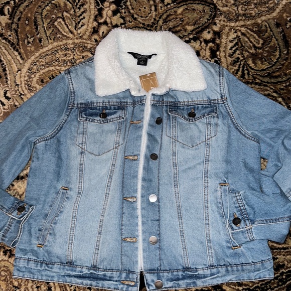 Jou Jou Jackets & Blazers - NWT Francesca’s Jou Jou denim cozy Sherpa lining size L fits Medium